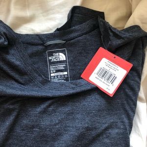 ❌ SOLD!! ❌NORTH FACE GREY LONG SLEEVE SHIRT
